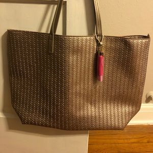 B&BW Mother’s Day VIP tote w/ pink tassel charm